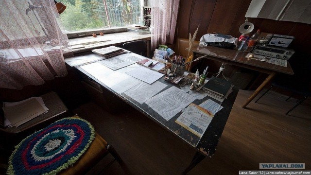Пионерский лагерь с бассейном и бомбоубежищем