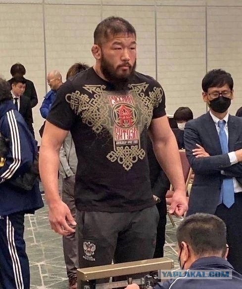 Японский боец ММА Ишии надел футболку с российской символикой