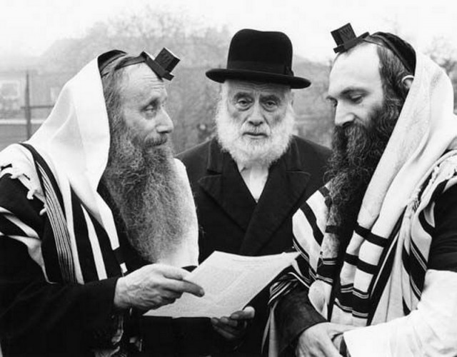 «Почему евреи часто отвечают вопросом на вопрос?»