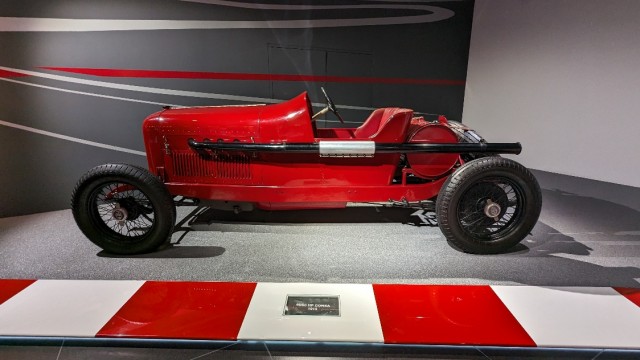 Alfa Romeo museo. Красивых автомобилей пост