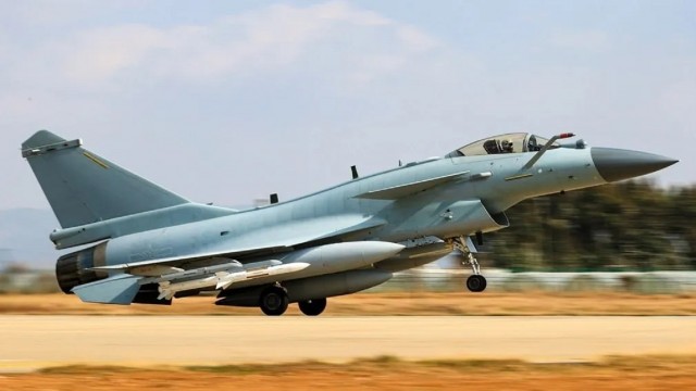 Пакистан с помощью китайских ракет сбил два индийских самолета