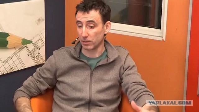 Петербургский актер, обманутый мошенниками, через суд вернул квартиру и машину