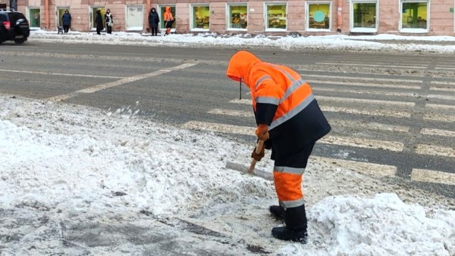 Служба по трудоустройству в Нью-Дели сообщила, что в Россию уже привезли больше 70 000 гастарбайтеров