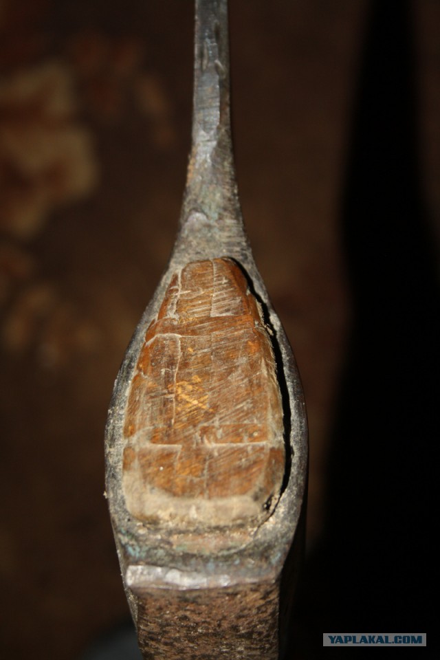 Как сделать топор таким, чтобы его можно было подарить?