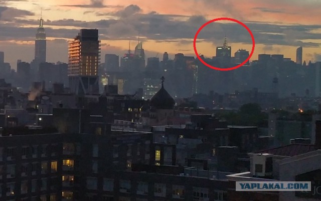 Устанавливал человеку спутниковую тарелку на балкон, вот такой там вид из квартиры