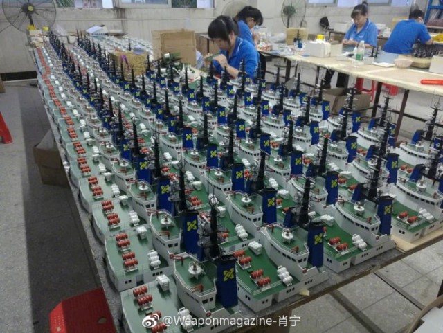 На предприятии «Graupner» по производству радиоуправляемых моделей кораблей в Китае