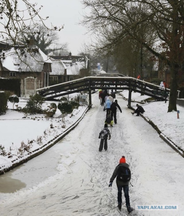 В этой деревне нет привычных дорог