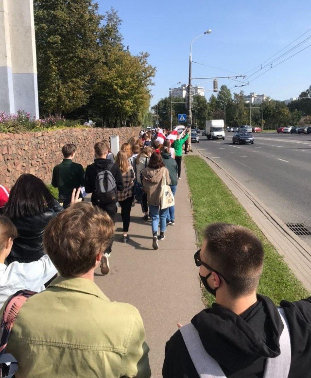 В Минске таксист спас убегавшего от ОМОНа протестующего