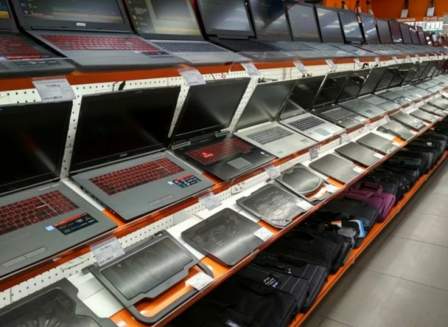 В России скопилось более миллиона непроданных ноутбуков - цены приготовились к падению
