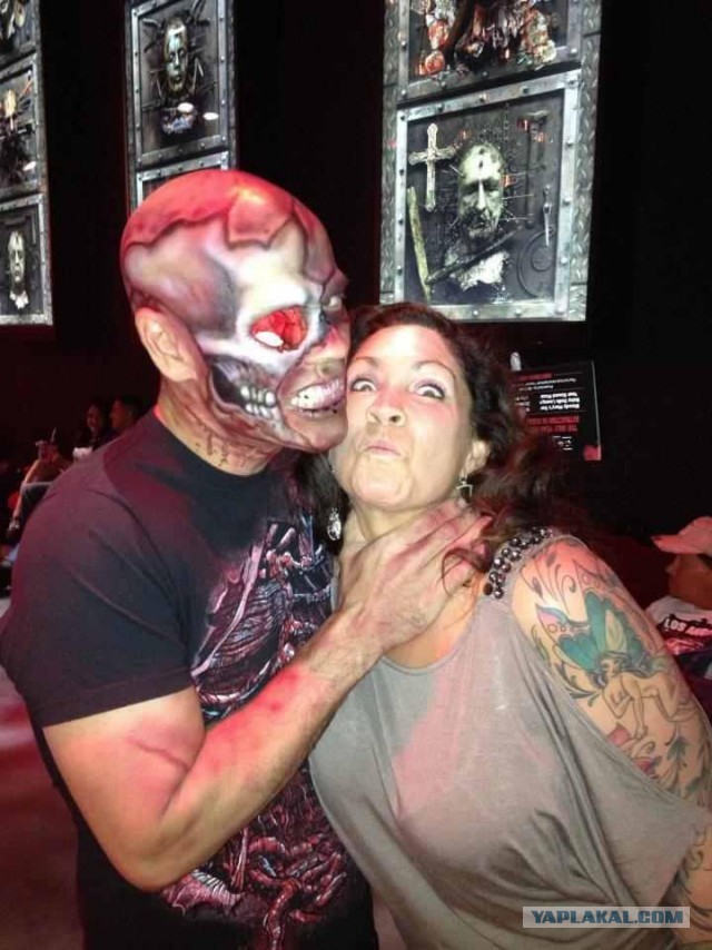 Потерял пол-лица и стал профессиональным зомби