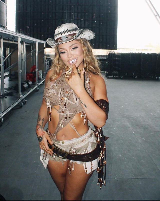 Девушки с фестиваля Coachella 2023
