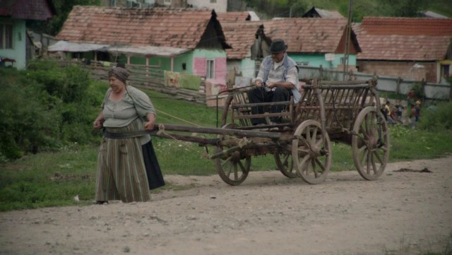 «Есть четыре варианта». Екатеринбуржцам рассказали, как перестать стоять в пробках перед заправками