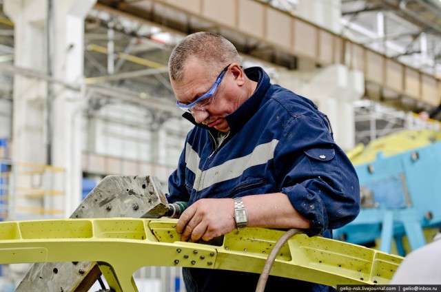 На производстве Sukhoi Superjet 100