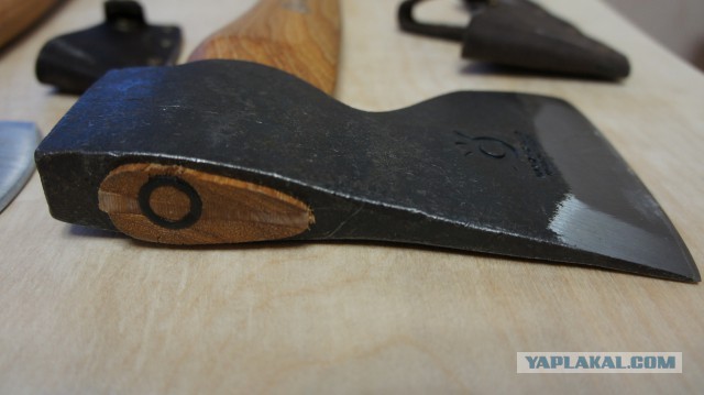 Как сделать топор таким, чтобы его можно было подарить?