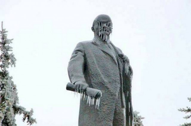 Памятники, способные удивить любого