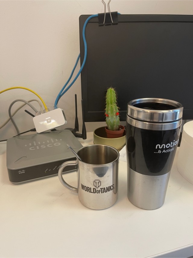 А из какой кружки вы пьёте на работе?