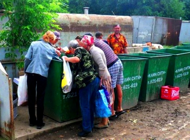 Пожилых граждан обяжут письменно сообщать, кто отговаривает их от вакцинации