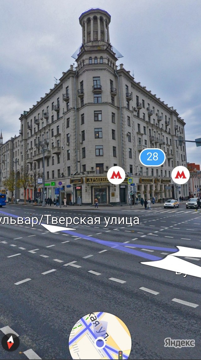 Зачем на крышах домов сталинской эпохи строили загадочные домики-башенки