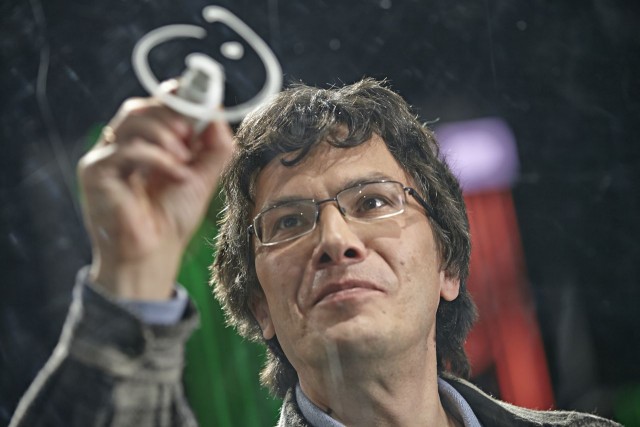 Почему у нас нет шипов на пенисе, от кого мы подцепили лобковых вшей, и почему блондинки сексуальнее брюнеток?