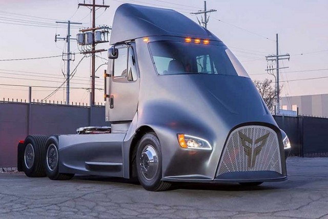 Электрогрузовик Tesla Semi массой почти 37 тонн проехал 804 км без подзарядки