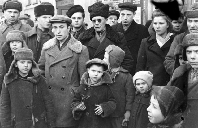 Первые два послевоенных года в исторических фотографиях