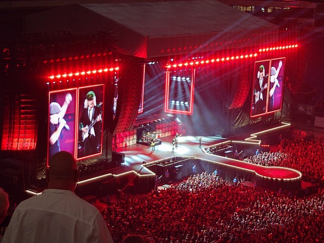 Can U Feel It?! AC/DC