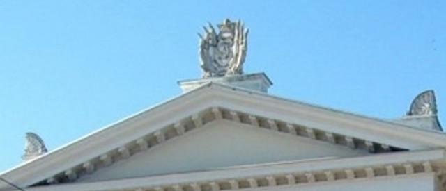 Единственный город в мире, где флаг СССР реет днем и ночью