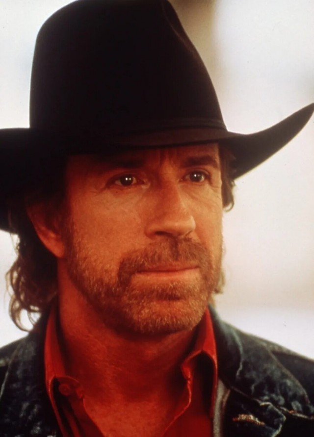 Сегодня День Рождение празднует Чака Норриса