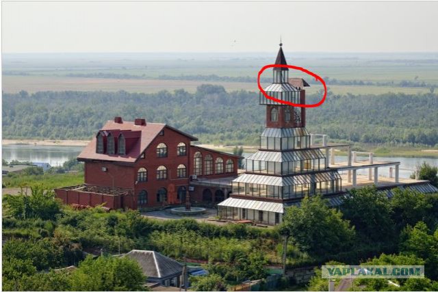 Странная пристройка к дому .