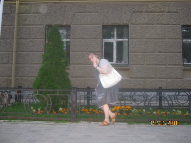 Давай меня еще вот так сфоткай и всё