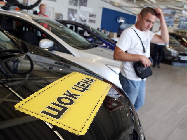 Россияне начали судиться с дилерами из-за повышенной стоимости автомобилей