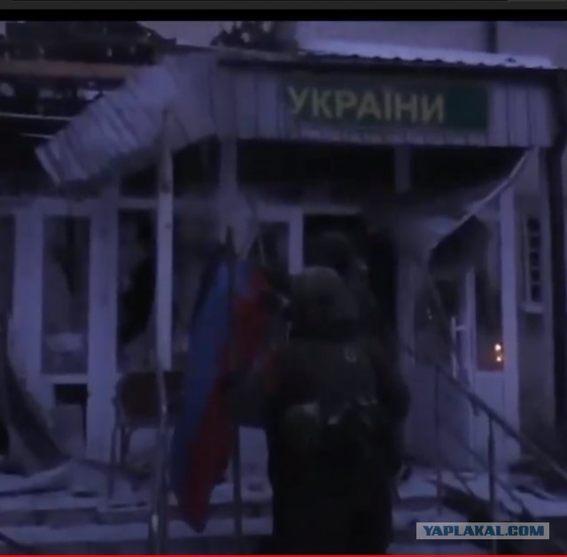 Момент попадания снаряда в жилой дом в Николаевской области