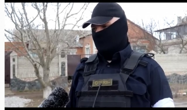 Русский спецназ пришёл в дом к "главарю нацистов" Бердянска