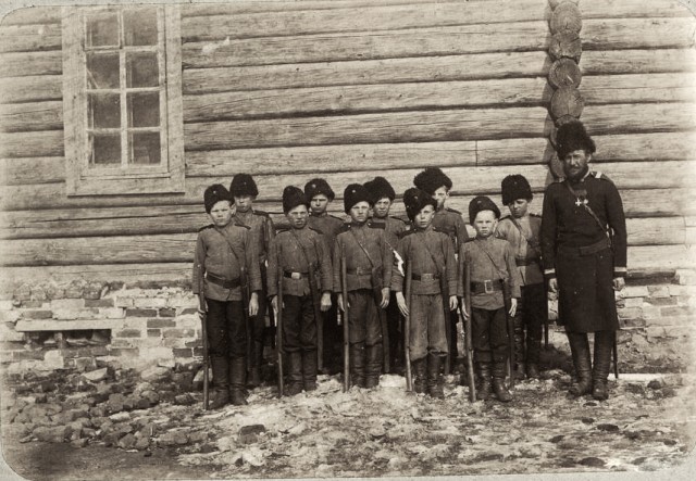 Сибирские казаки на службе и дома. Альбом 1911 года