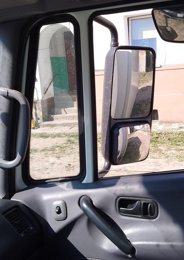 В слепой зоне грузовика