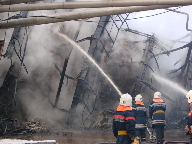 В Волгограде горит нефтеперерабатывающий завод ЛУКОЙЛа