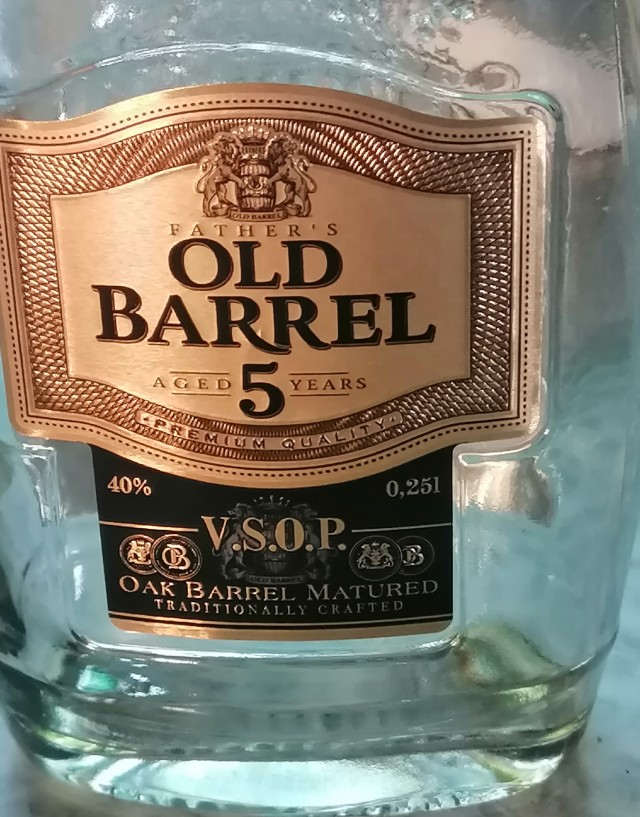 Отодвиньте диван!
