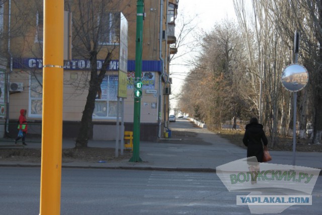 Маршрутка напала на маму с ребенком