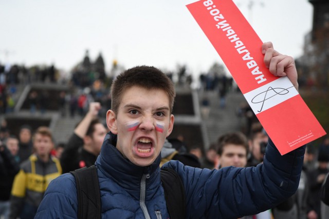 На Урале митингующий ,,онжеребенок" устроил припадок, чтобы не оштрафовали