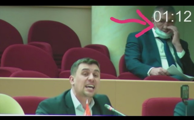 Не могут лишить мандата. Исключили из мандатной комиссии