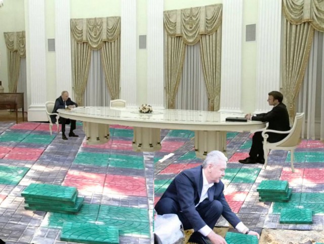 Предлагаю пофотошопить встречу Путина и Макрона