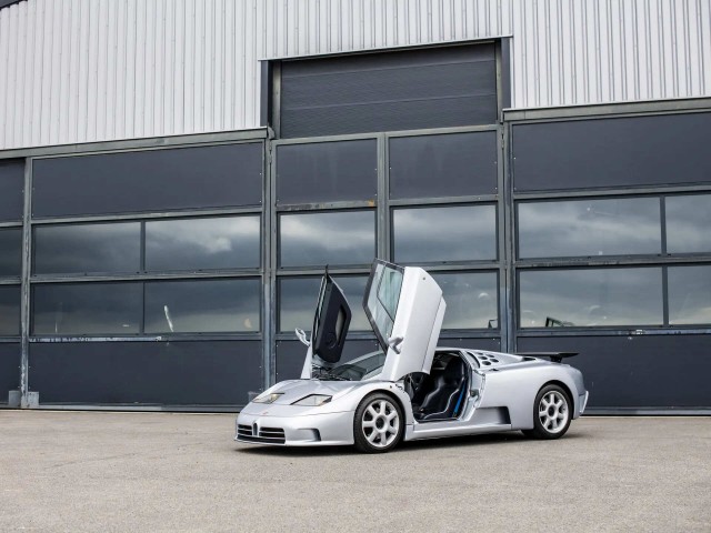 Vector W8 и другие. Редких суперкаров фотопост.