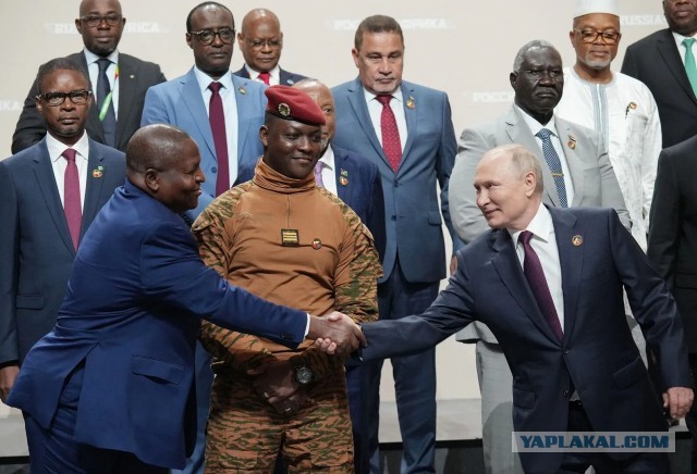 Перекрытие Ормузского пролива может привести к скачку цен на нефть до $140-200