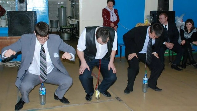 У второй клапан сорвало