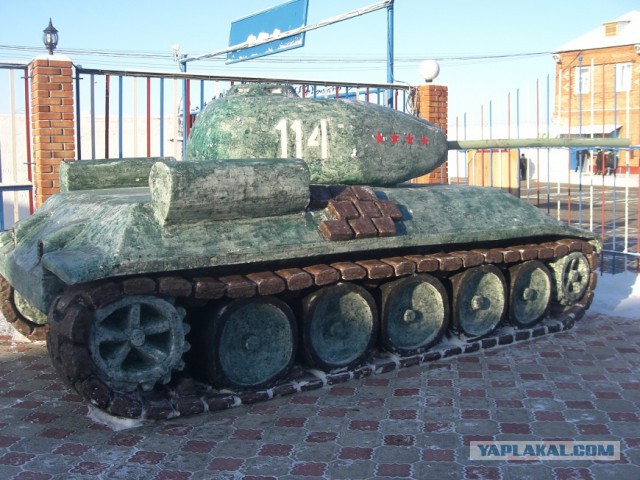 Сотни танков появились в огородах россиян