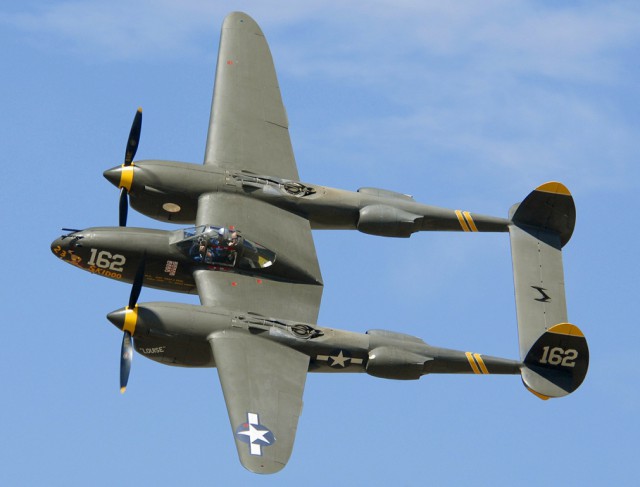 Многоцелевой истребитель P-38 «Lightning»