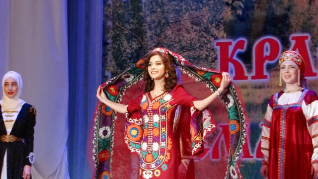 «Красой народов земли Владимирской» стала 20-летняя узбечка