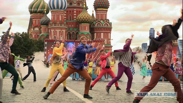 В Брянске девушка станцевала на Звезде на Кургане Бессмертия ради лайков