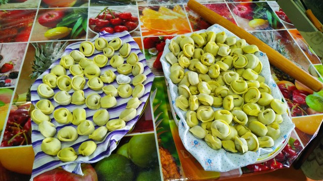 Холодает, пора нагуливать жирок. Солю сало