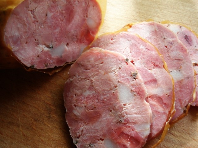 Про колбасу замолвлю слово